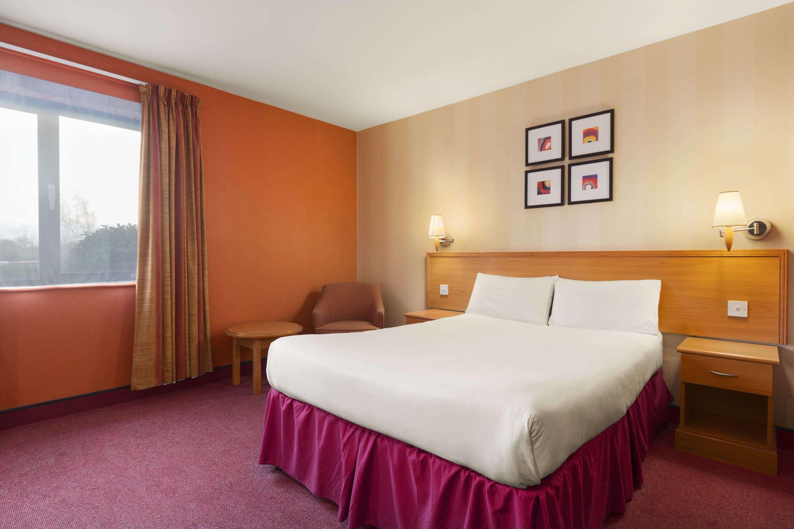 Days Inn Stevenage North Болдок Екстер'єр фото