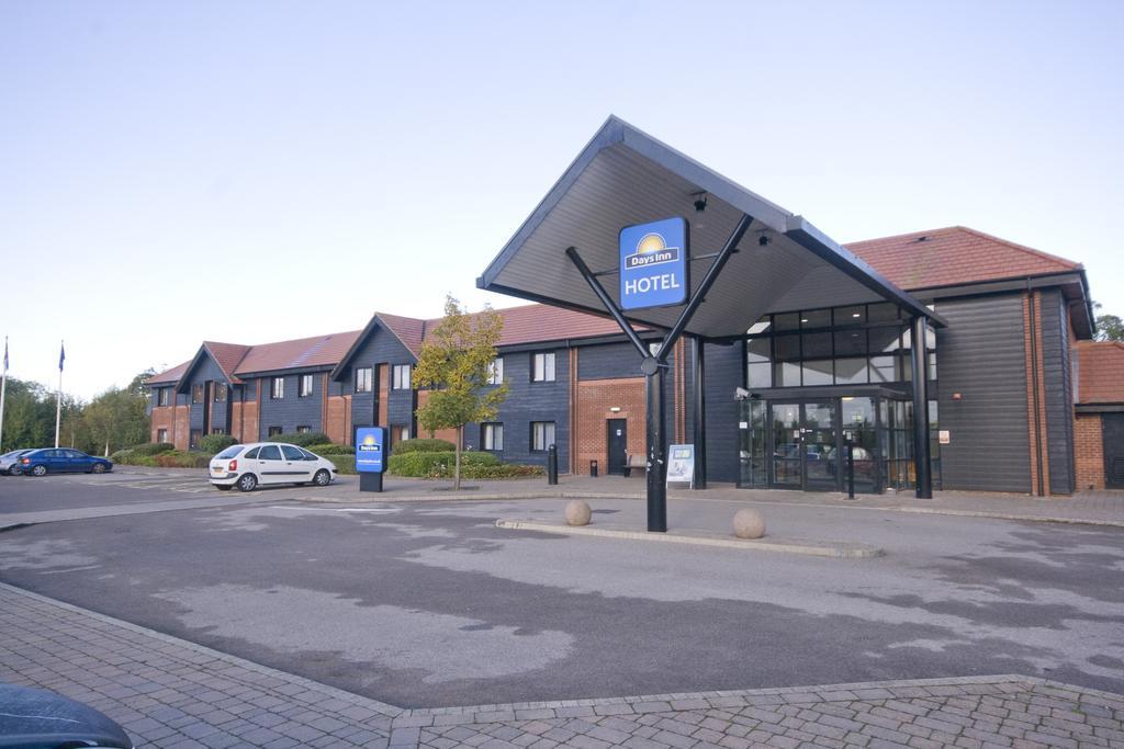 Days Inn Stevenage North Болдок Екстер'єр фото